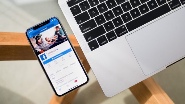 Facebook verandert nieuwsfeed: vrienden en groepen in chronologische volgorde