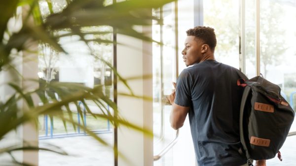 Universiteiten roepen buitenlandse studenten op niet te komen: 'Als je geen kamer hebt'