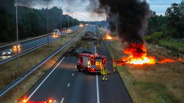 Boerenacties gaan te ver volgens ministerie: 'Dit is niet de manier'