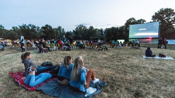 Openluchtbioscoop in Nederland: dit zijn de leukste plekken om films te kijken onder de sterren
