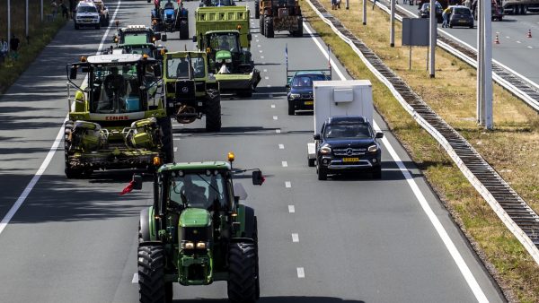 Veertien boerenacties bij wegen in de nacht, situatie op de wegen 'valt mee'