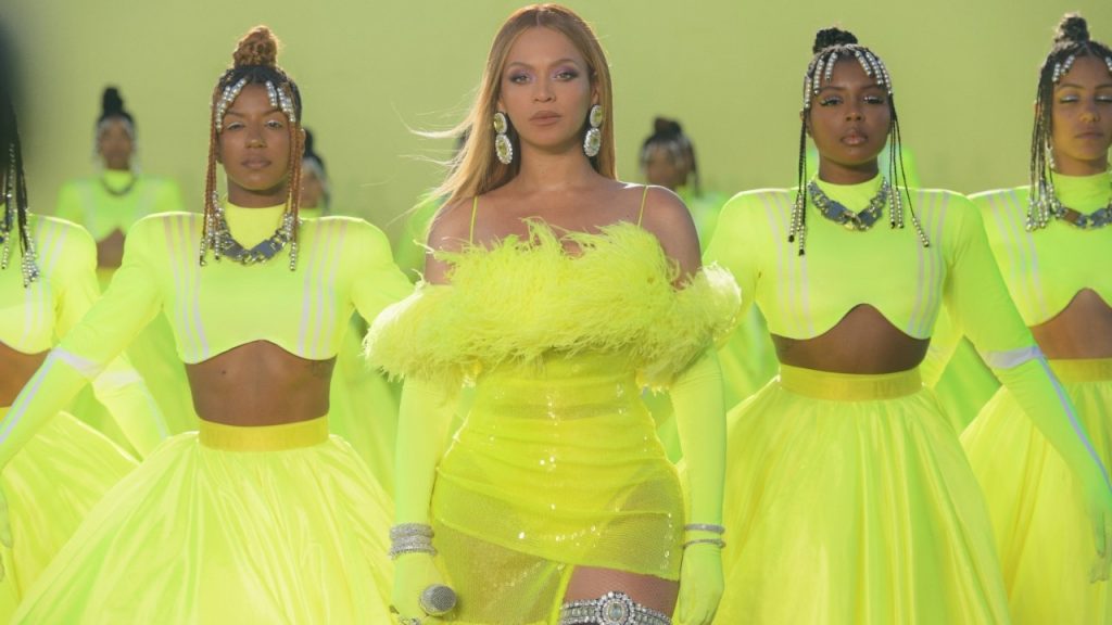 Beyoncé gaat nummer van 'Renaissance' opnieuw opnemen na kritiek: 'Denigrerend'