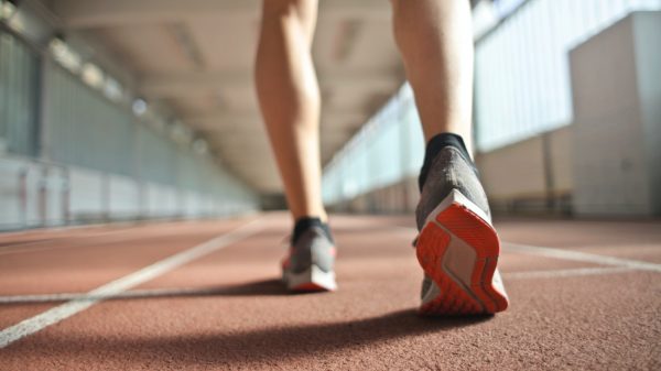 Geslachtsdeel Alberto Nonino glipt uit sportbroek tijdens WK atletiek