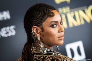 Thumbnail voor Beyoncé als eerste vrouw in 2022 bovenaan Amerikaanse albumlijst