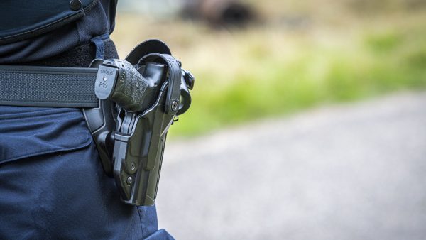 Politie schiet op gewapende man in wachtruimte zorginstelling