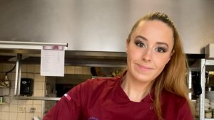 Thumbnail voor Gabriella (32) verloor vriend en moest haar restaurant meermaals sluiten: 'Maar ik geef niet op'