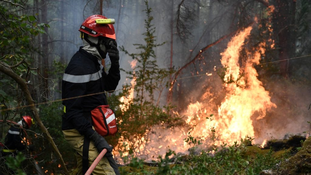Inwoners en vakantiegangers geëvacueerd om branden in Zuid-Frankrijk