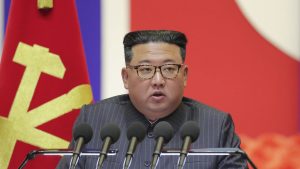 Thumbnail voor Kim Jong-un: 'Noord-Korea heeft corona verslagen'