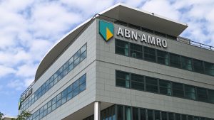 Thumbnail voor ABN Amro gaat personeel compenseren voor gestegen energiekosten