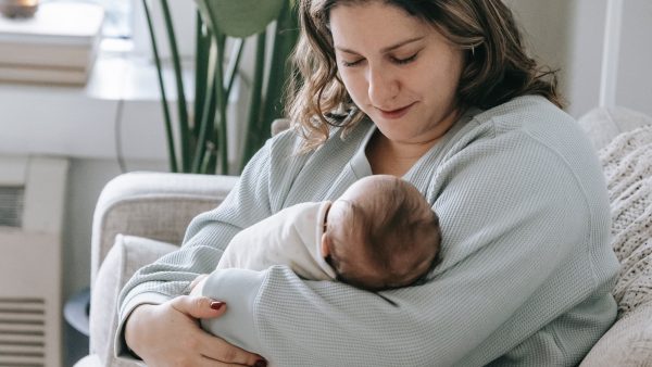 Odette lag te bevallen, haar man zat bij minnares