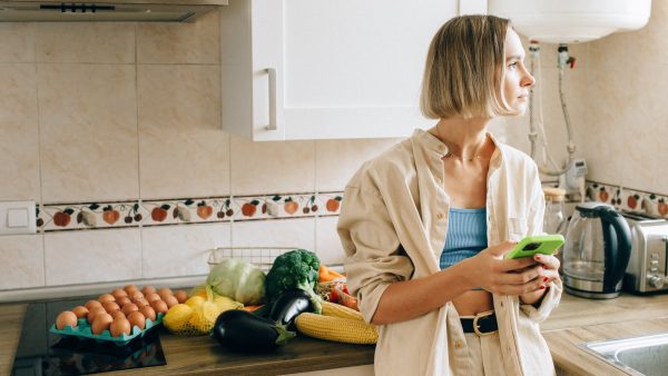 Mariska (36) verbleef bij vriendin na woninginbraak en kreeg Tikkie van €5 voor het eten