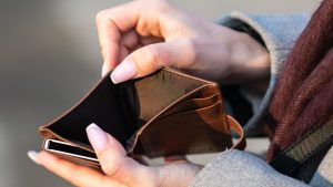 Thumbnail voor Het leven dreigt door toenemende inflatie te duur te worden in Nederland: 'Geldproblemen nemen toe'