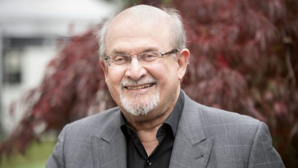 Dader neersteken Salman Rushdie verdacht van poging tot doodslag