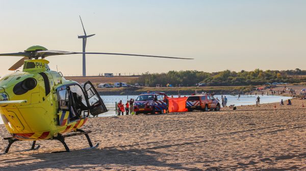 Man overleden tijdens zwemmen in Haringvliet bij Hellevoetsluis