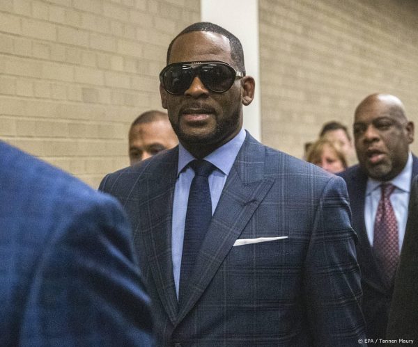 Vermeend slachtoffer getuigt in misbruikzaak tegen R. Kelly