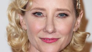 Thumbnail voor Actrice Anne Heche (53) nu ook van beademing gehaald