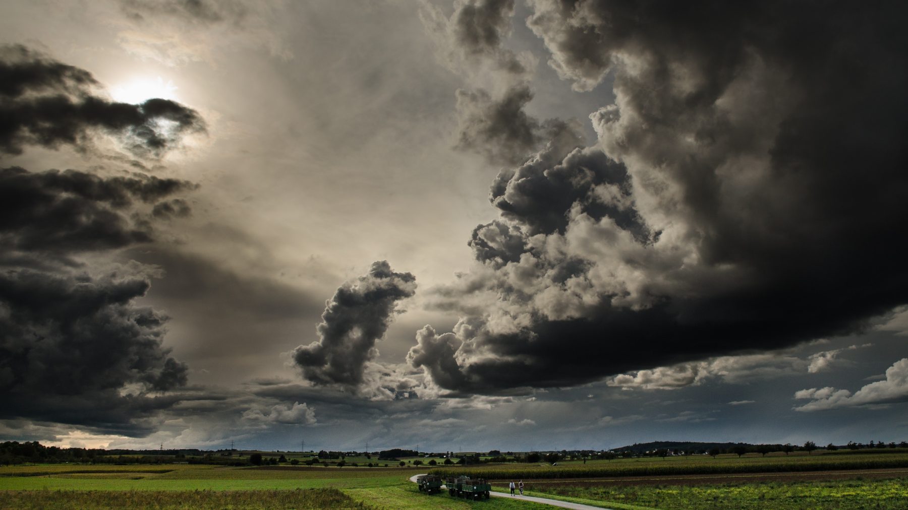 Het weer komende week: Regen, onweer en hoognodige verkoeling