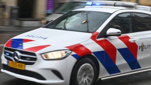 Thumbnail voor Dader rijdt door na aanrijding, Jeannette (47) voor dood achtergelaten