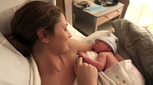 Thumbnail voor Jeanets bevalling duurde 72 uur: 'Het leven kan zo voorbij zijn'