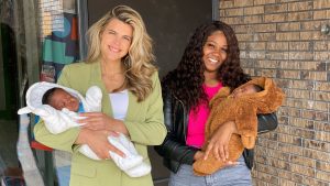 Thumbnail voor Déze BN'ers helpen jonge moeders in nieuwe seizoen 'Vier Handen Op Eén Buik'