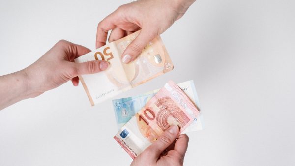 Ouderen komen nog maar met moeite rond door inflatie