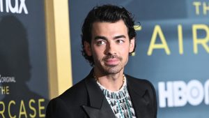 Joe Jonas zet regelmatig injecties in gezicht in strijd tegen rimpels