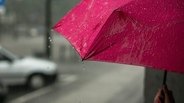 Code geel beëindigd, wel veel regen-en onweersbuien vandaag