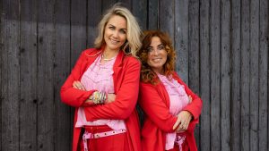 Thumbnail voor Jeannette en Gretia zijn te zien in 'Boeren, Bijbels & Beauties': 'Dragen al 14 jaar dezelfde outfits'