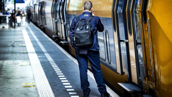 Estafettestakingen door NS-personeel ontregelen plaatselijk treinverkeer komende weken