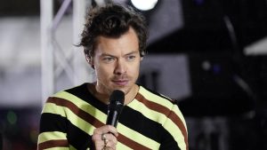 Thumbnail voor Dit is de reden dat Florence Pugh het niet wil hebben over seksscènes met Harry Styles