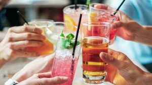 Thumbnail voor Hup-sake: Japanse overheid moedigt jongeren aan meer alcohol te drinken