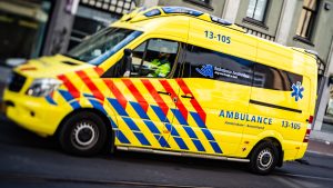Thumbnail voor Inleveren maar: automobilisten die ambulance hinderden rijbewijs kwijt