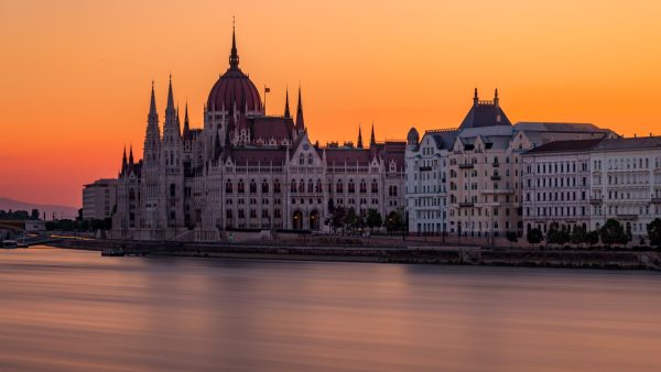 Oeps: Vuurwerkshow in Boedapest afgelast door foute weersvoorspelling, meteorologische dienst ontslagen