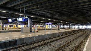 Thumbnail voor Treinverkeer plat in Noord-Nederland door staking NS-personeel