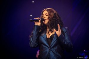 Thumbnail voor Roxeanne Hazes schrijft kinderboek over pesten: 'Iedere pester die we kunnen bereiken, is er een'