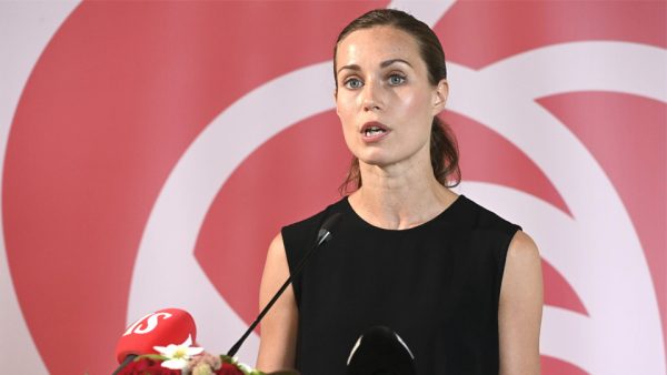 Sanna Marin biedt excuses aan voor 'ongepaste' foto's