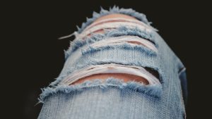 gescheurde jeans hip broek mode trend