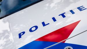 Thumbnail voor Man (37) overleden nadat hij onwel werd in politieauto