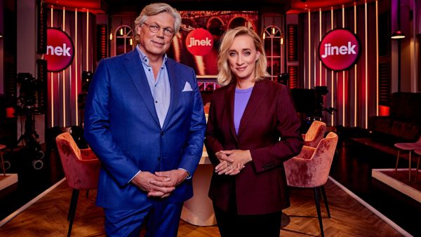 Roelof Hemmen krijgt vaste rol achter de nieuwsdesk in talkshow 'Jinek'