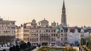 Thumbnail voor Bestelwagen rijdt in op terras in centrum Brussel, zes gewonden