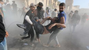 Thumbnail voor Nederlands ambassadepersoneel Irak geëvacueerd om politieke onrust