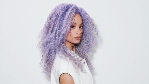 Thumbnail voor Glanzend en goed gestyled haar: met deze verzorgende producten doe je dat zélf thuis