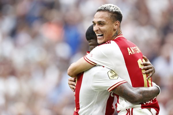 Ajax en Manchester United akkoord over recordtransfer Antony