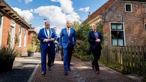 Thumbnail voor Koning brengt bezoek aan gedupeerden aardbevingen Groningen