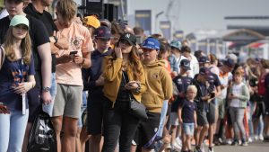 Thumbnail voor Topdrukte in Zandvoort al uren voordat Formule 1-spektakel losbarst: 'Het is een gekkenhuis'