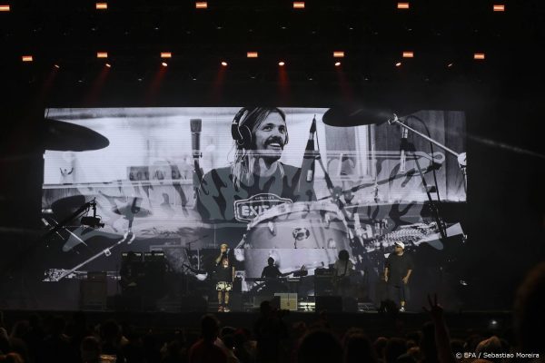 Media en publiek lovend over groots eerbetoon aan Foo Fighters' Taylor Hawkins