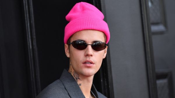 Justin Bieber stopt voorlopig met optreden vanwege ziekte