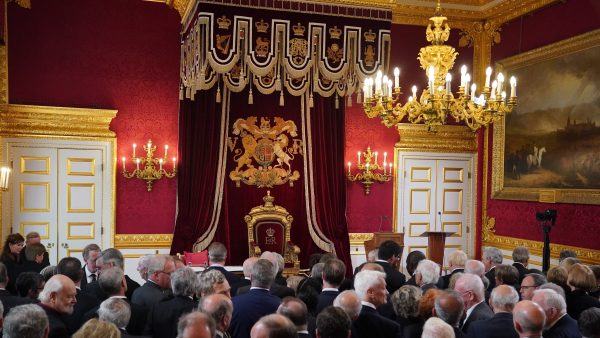 charles-III-officieel-uitgeroepen-koning-proclamatie