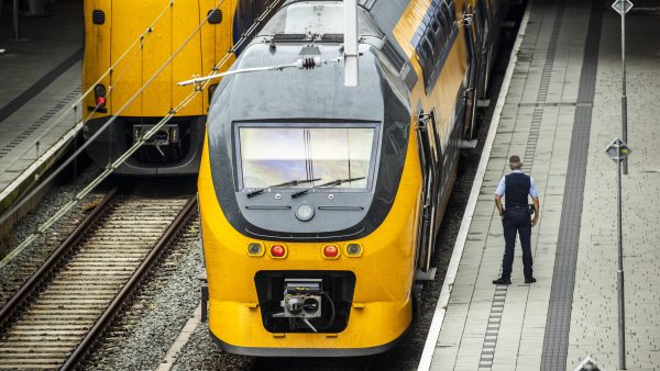 NS en vakbonden bereiken cao-akkoord, geplande stakingen van de baan