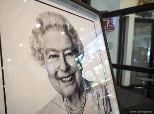 Thumbnail voor Urenlange wachtrij verwacht voor afscheid van koningin Elizabeth
